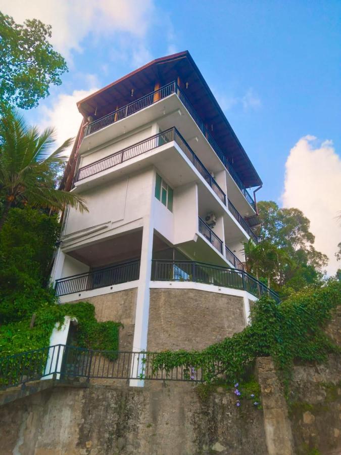 The Peak Ella Exterior foto